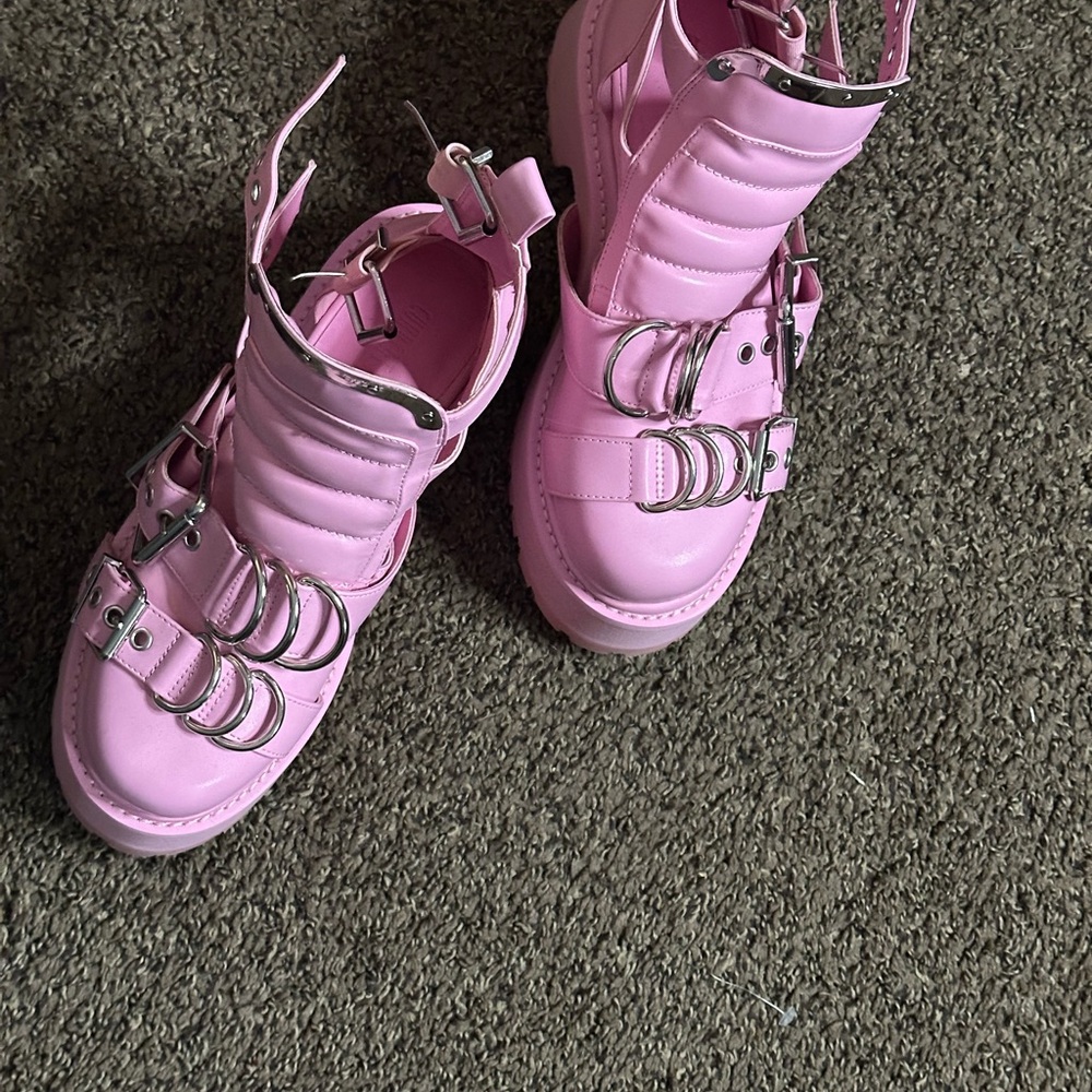 Trendy Pink Platform Boots - Picture 4 of 7